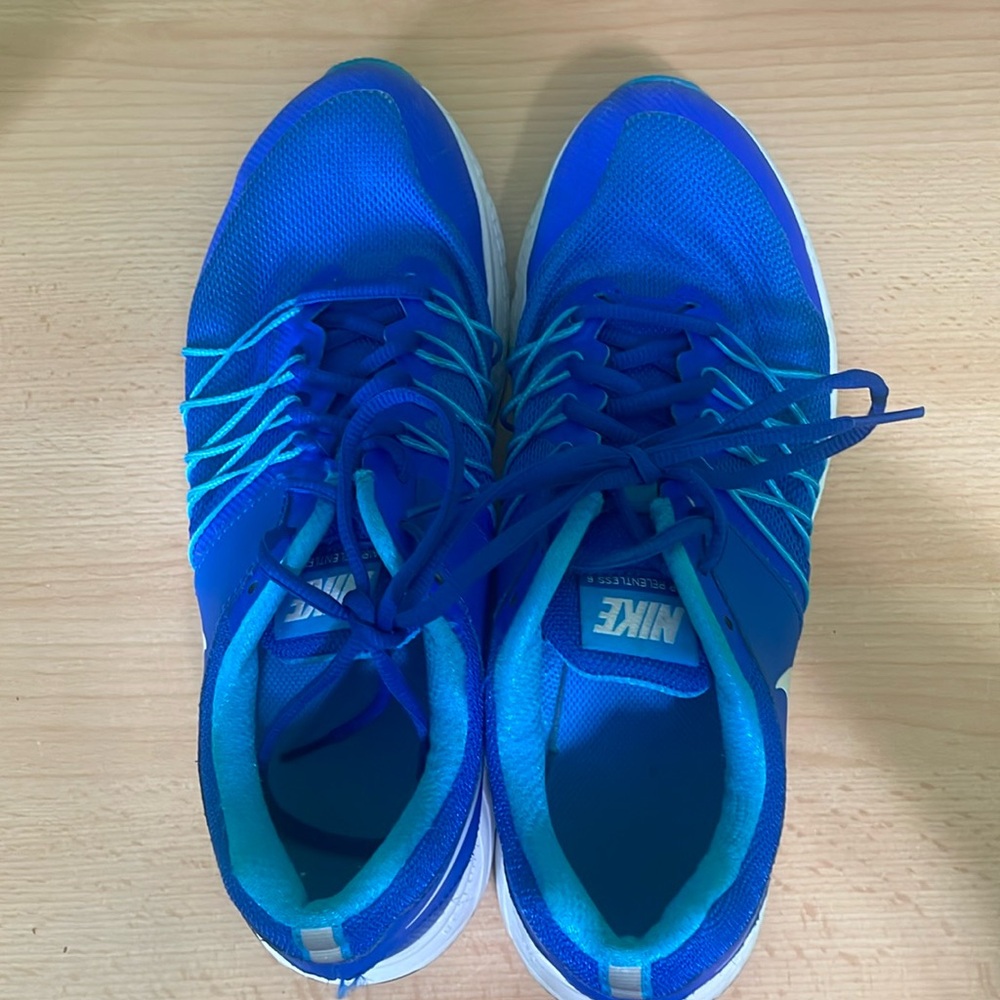 Royal Blue Nike Air Relentless 6 sneaker. Great condition.